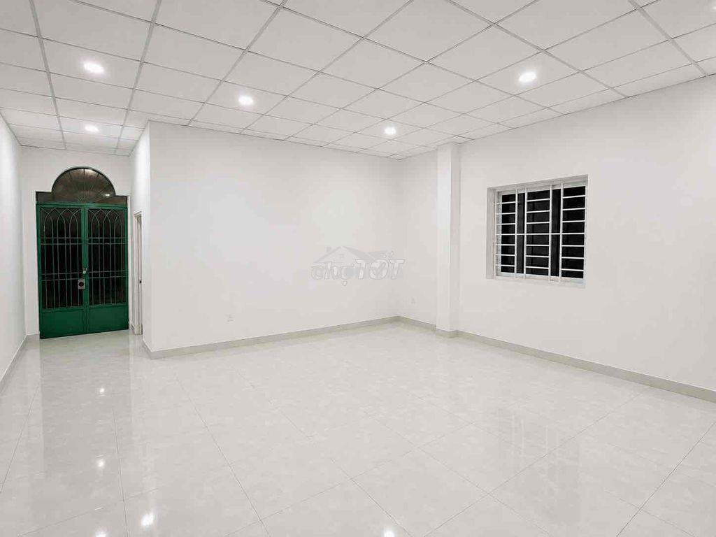 Gần sân bay - 4.4m x 12.5m - đang cho thuê 8 triệu/tháng - chỉ 4.x tỷ - 4