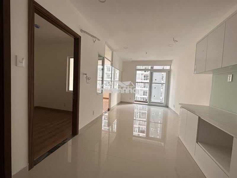 Cho thuê căn hộ 2pn 1wc nhà trống giá 8tr, đẩy đủ nội thất 10tr