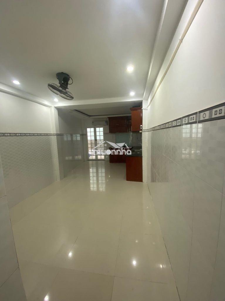 Bán nhà mặt tiền - đường lê thị bạch cát. 4 tầng lầu. nhà đẹp. - 3