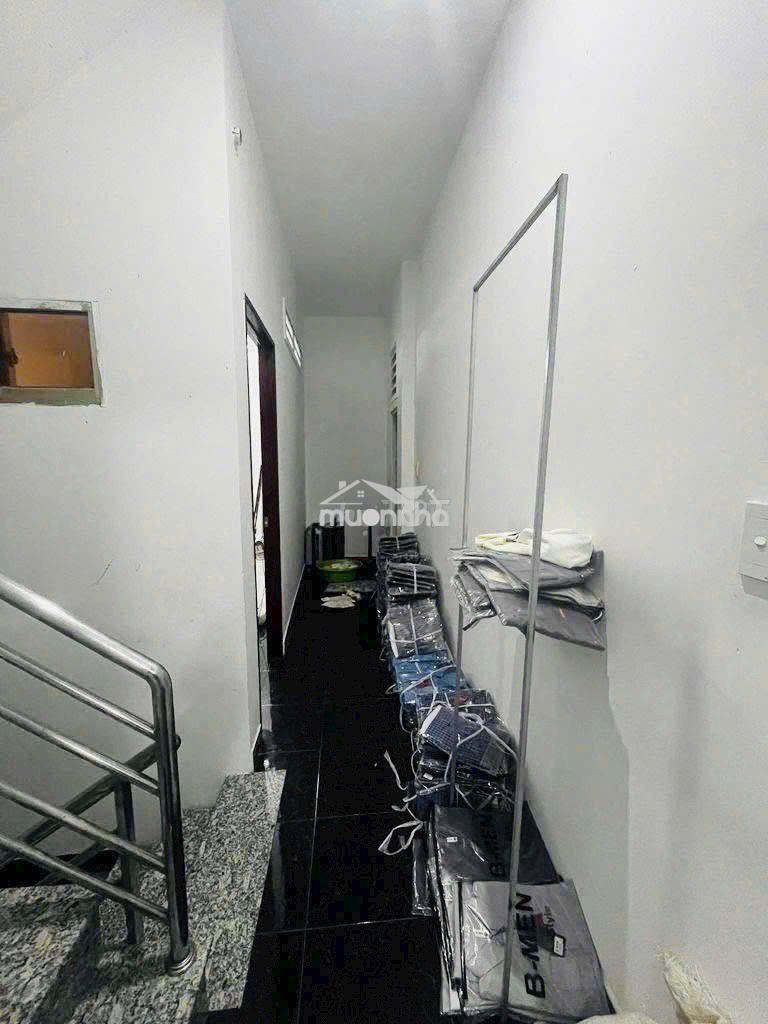 Cho thuê phường tân sơn nhì 4 x 14m đúc 1 trệt , 2 lầu , 3 pn , 3 wc - 3