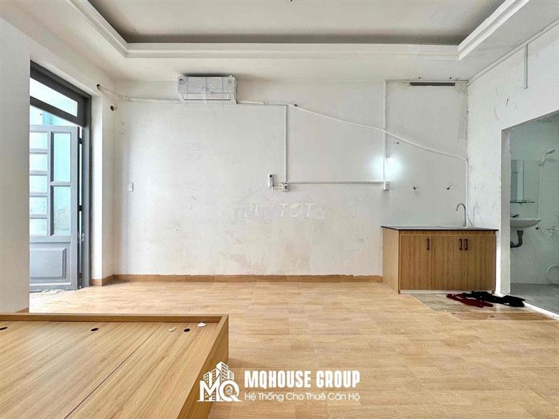 Phòng ban công - nhà mới 100% - ngay tây thạnh