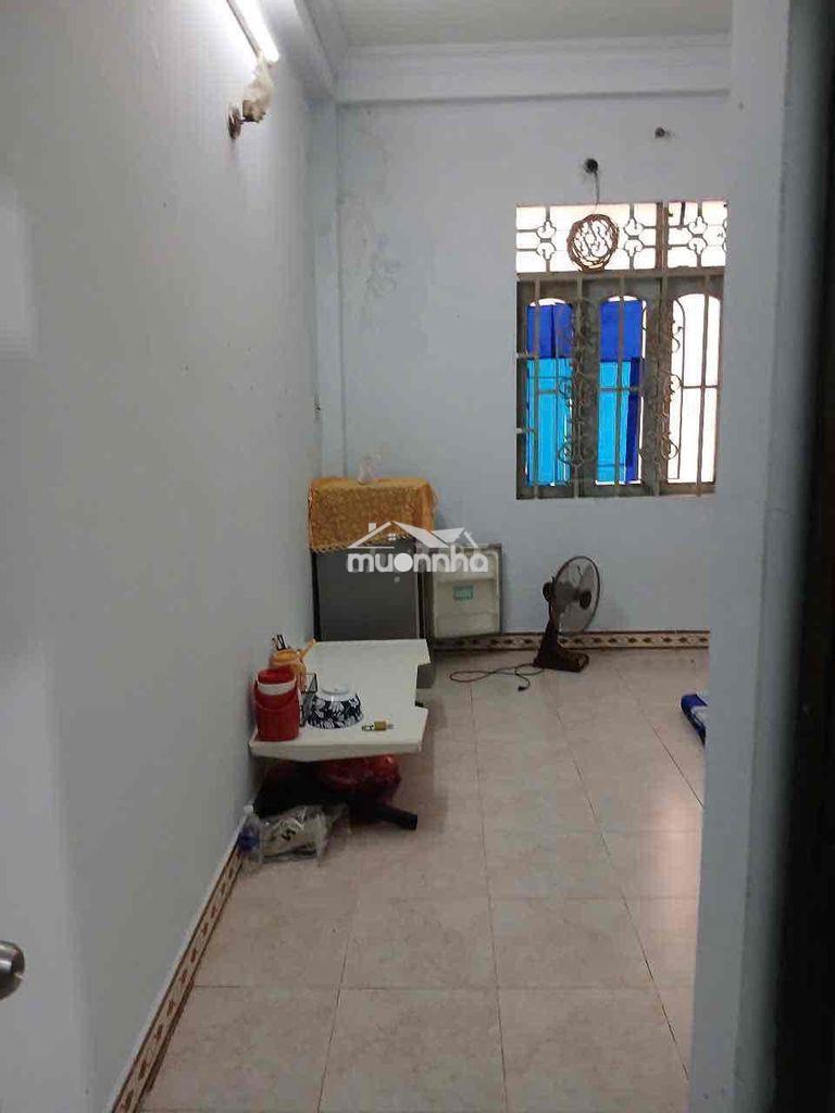 Phòng rộng rãi ngay trung tâm quận 6 - 3