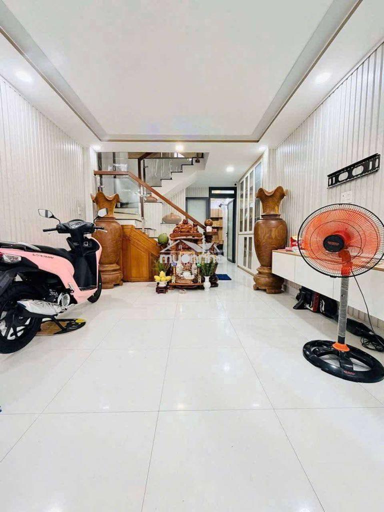 156/2 âu dương lân hẻm xe hơi 6m.dt.4x16m 1 trệt 2 lầu 3 phòng 