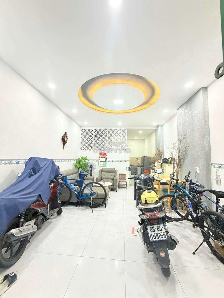 Bán nhà lạc long quân - 4.5m x 10m - sát mặt tiền - 2 tầng - chỉ 4.x