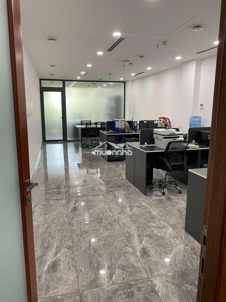 Cần sang văn phòng công ty - đường hoàng sa, quận 1
