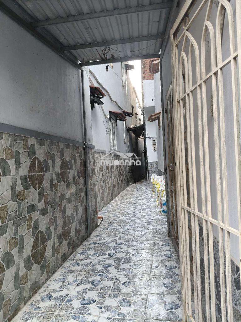 Bán nhà ngay chợ thới hòa - 2