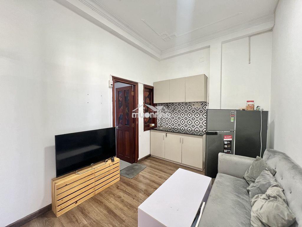 Cho thuê căn hộ 2 phòng ngủ - ban công - 60m2 - gần bờ kè - quận 3 - 2