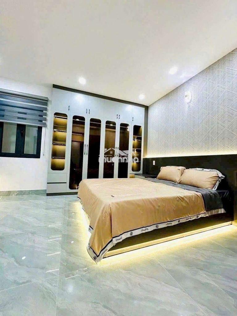 Nhà đẹp 4,7x13m 1 trệ 1 lửng 3 lầu  tch 10 - 3