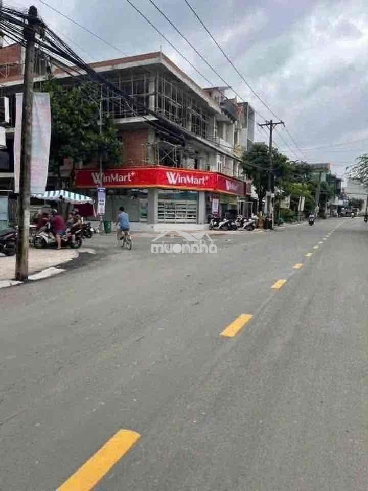 Bán đất tặng xác nhà cũ mặt tiền ô tô ngay công viên  long bình tan