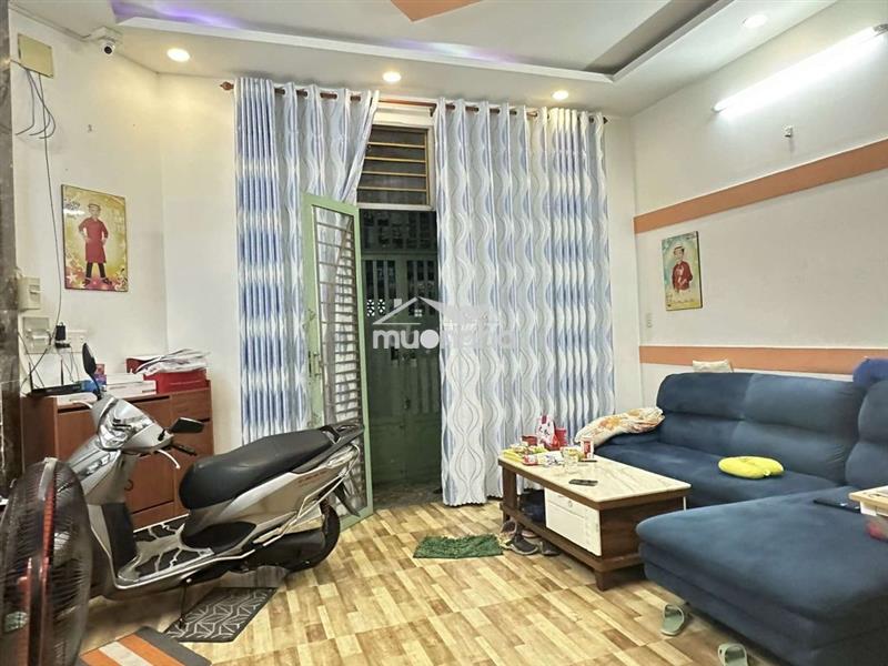 Cho thuê nhà mới dọn full đồ. hẽm 3gác nguyễn duy.dt 4.5 x 10.giá 11tr