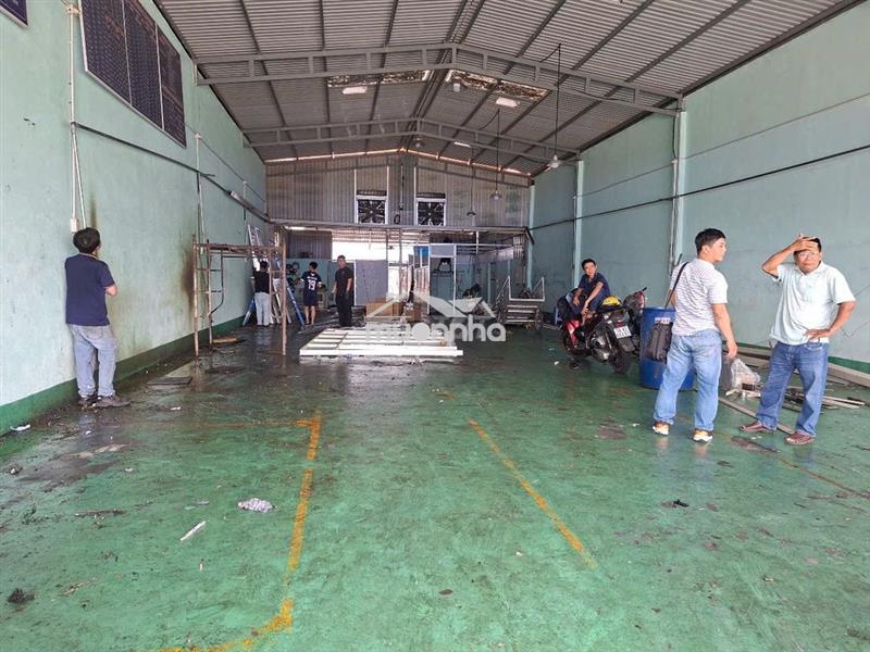 Cho thuê xưởng 300m gần ngã tư chiêu liêu tân đông hiệp dĩ an