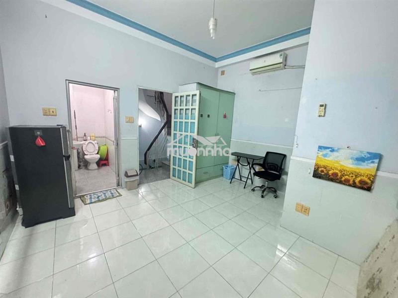 Phòng ban công cho nữ thuê full nội thất giáp q1