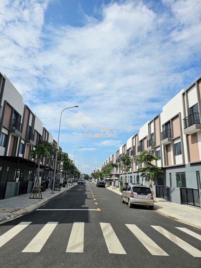 Cho thuê nhà khome newcity mới 100%, full nội thất