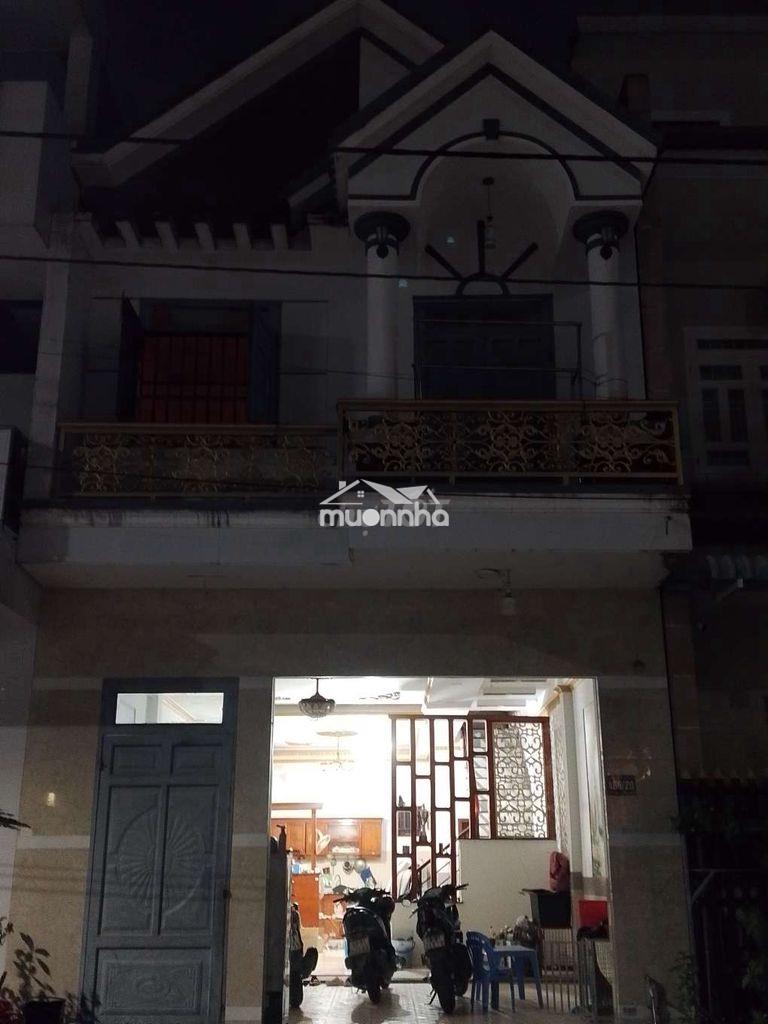 Nhàn lột trệt bình chuẩn thân xe hơi gồm ba phòng ngủ