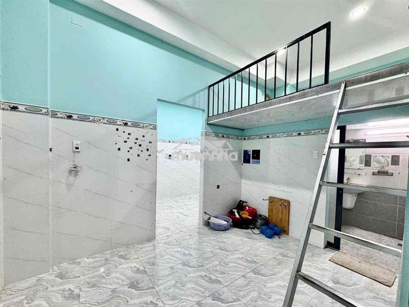 Phòng trọ có gác tách bếp riêng rộng rãi nhà mới gần quận trung tâm