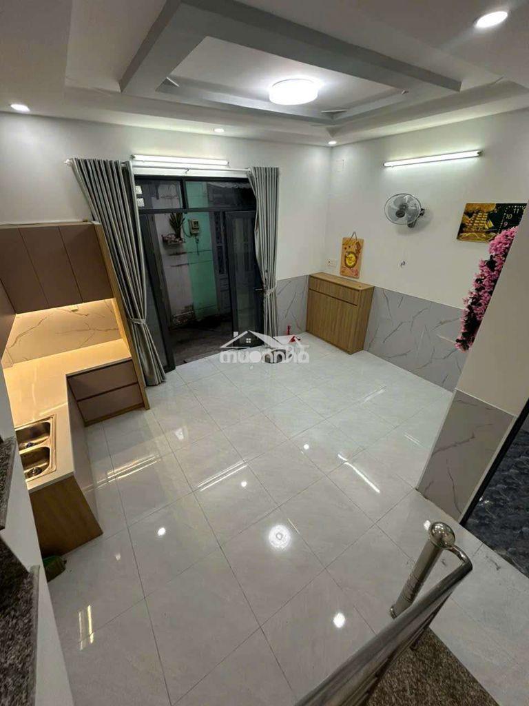 Nhà chợ hiệp thành. đúc btct 1 lầu, 2pn2wc. dt đất 33m2. chính chủ