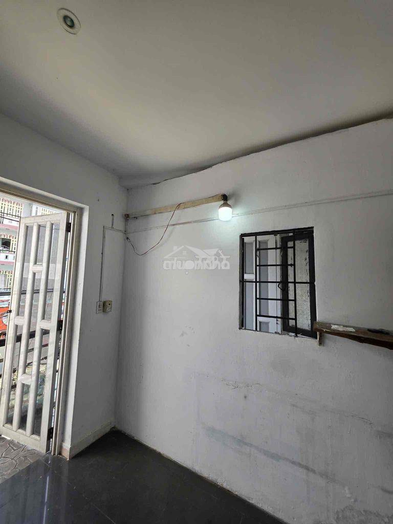 Cho thuê phòng trọ tân phú có ban công, gác cao - 3
