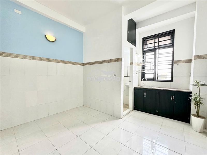 Phòng mới ngay hoàng diệu 2, có thang máy, full nội thất máy lạnh