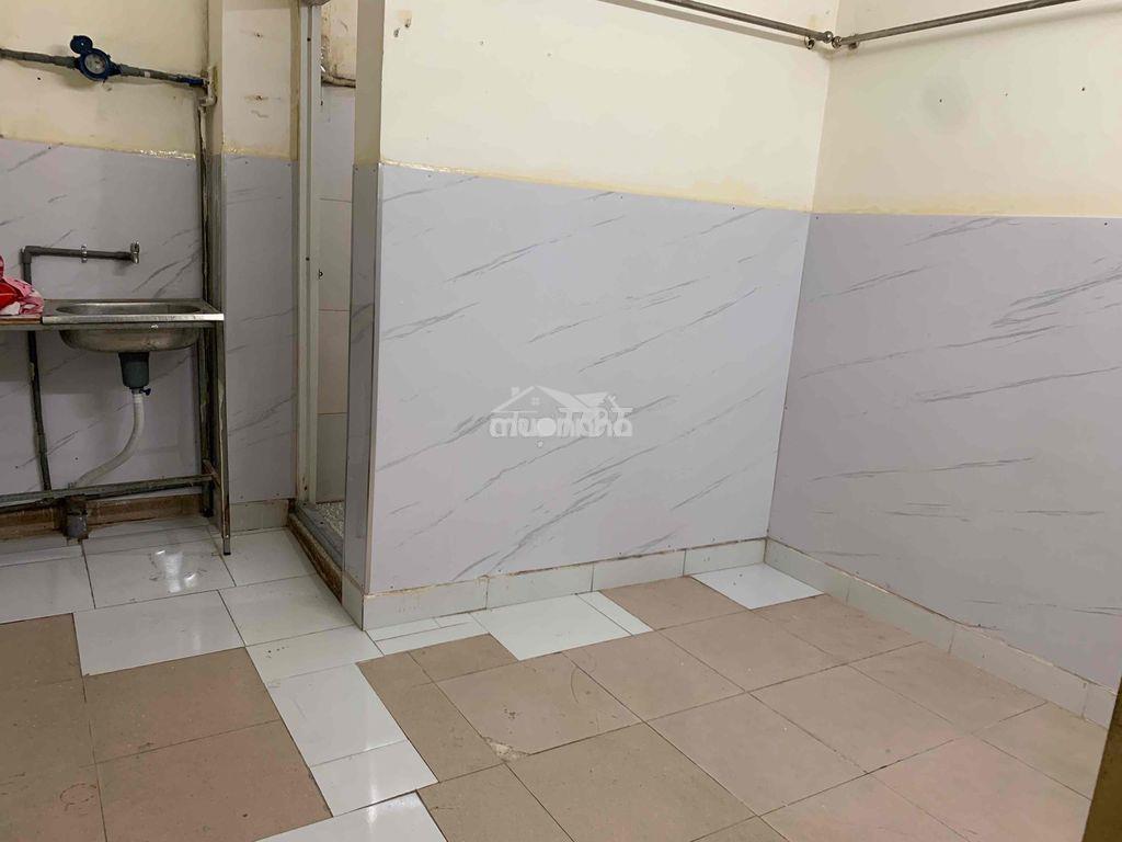 Cho thuê phòng trọ ngay ngã tư phú nhuận chỉ 2,2tr/tháng - 2