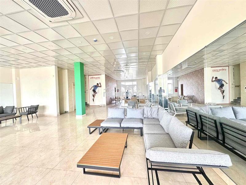 1 tầng hầm . 4 lầu . dt : 200m 1sàn . 2 mặt tiền  đường lí thường kiệt