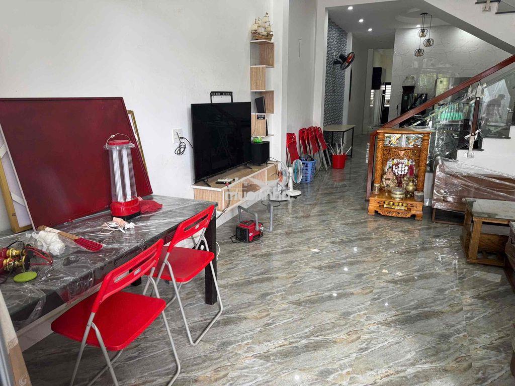 Cho thuê nhà 2 tầng – đường 7,5m, gần chợ hòa xuân, đà nẵng ✅ 3 phòng - 2