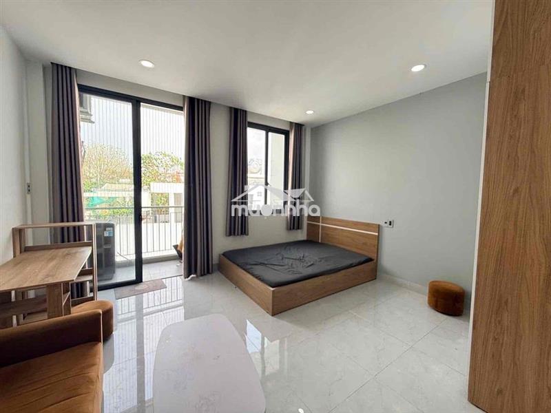 Căn hộ ban công có mgr ngay ngã tư lạc long quân - âu cơ - lê đại hành