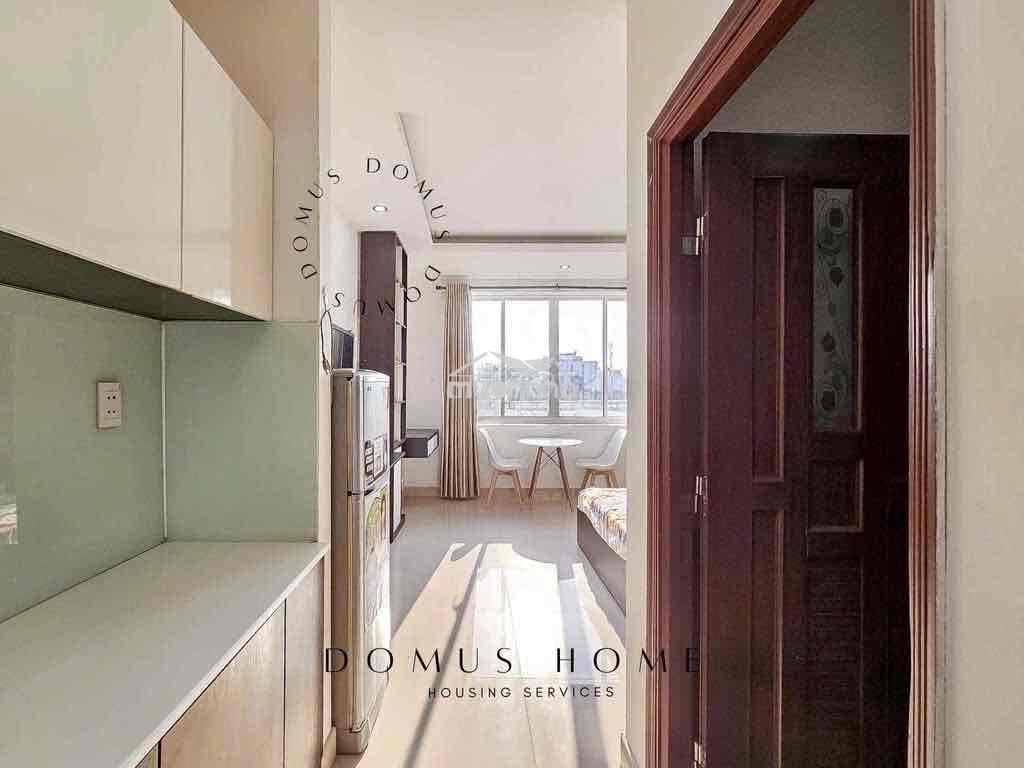 1 phòng studio trống đầy ánh sáng mặt trời trung tâm quận 4 - 2