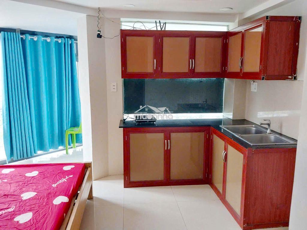 Phòng ban công chỉ 2 tr 5,  20m2 ngay đh fpt_đh tài chính - 2