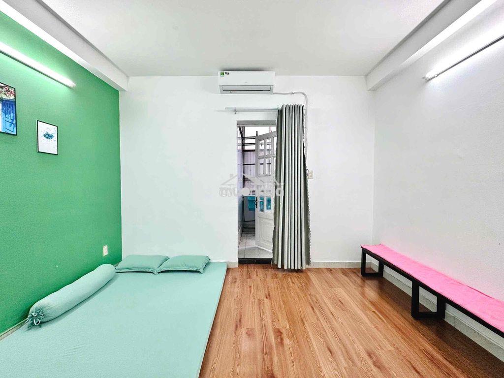 Phòng ban công giá rẻ đường huỳnh tấn phát - 4