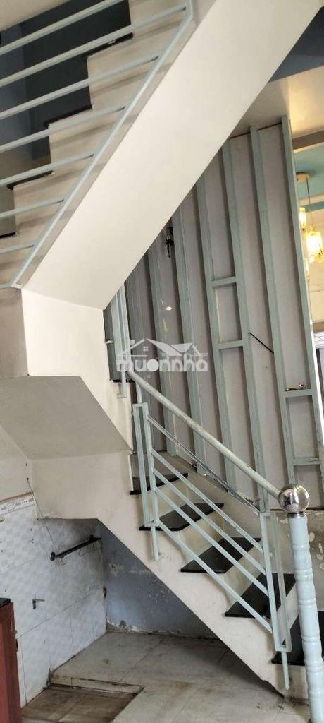 Nhà nguyên căn dt 3,5❌12 trệt 1 lầu+1lửng đúc 3pn2wc hẻm 3 gác thông - 4