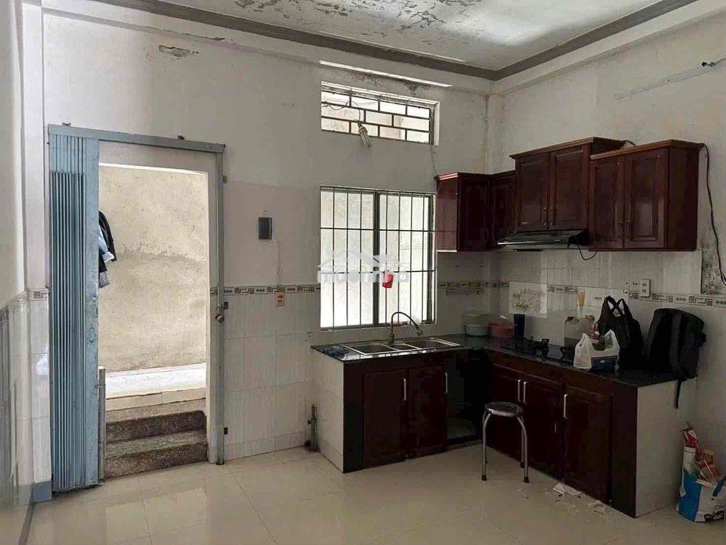 Nhà trệt lầu 4x20m 03phòng phù hợp ở gia đình, vp cty kdc 586 - 3