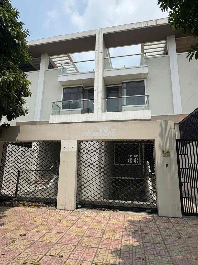 Cho thuê nhà mặt tiền hoàng hoa phám hiệp thành