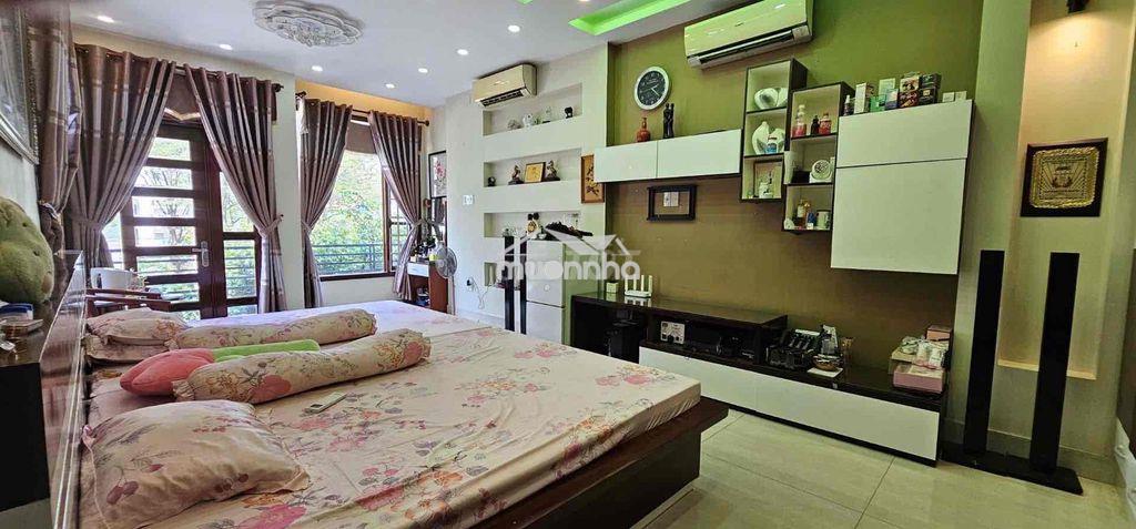 Nhà 4 tầng 136,5m2 khu phong phú 5 đối diện bến xe quân 8 - 2