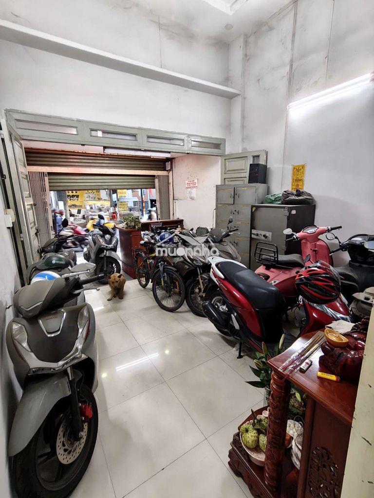 Mặt tiền nguyễn văn khối p11
