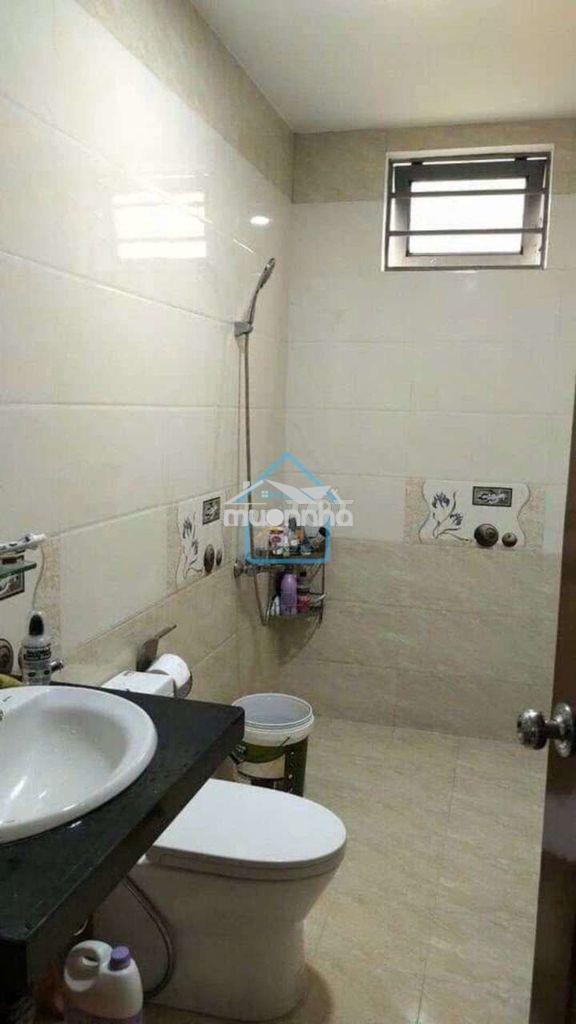 Nhà 3 tầng 3pn rộng rãi mặt tiền thân công tài - 2
