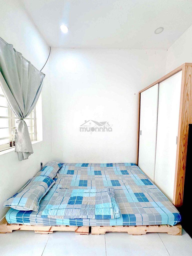 Studio ban công full nội thất ngay trần hưng đạo - q1 - 2