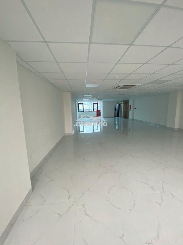 Cho thuê văn phòng mặt phố lạc long quân - hn| 130m2 /giá tốt hiếm có - 3