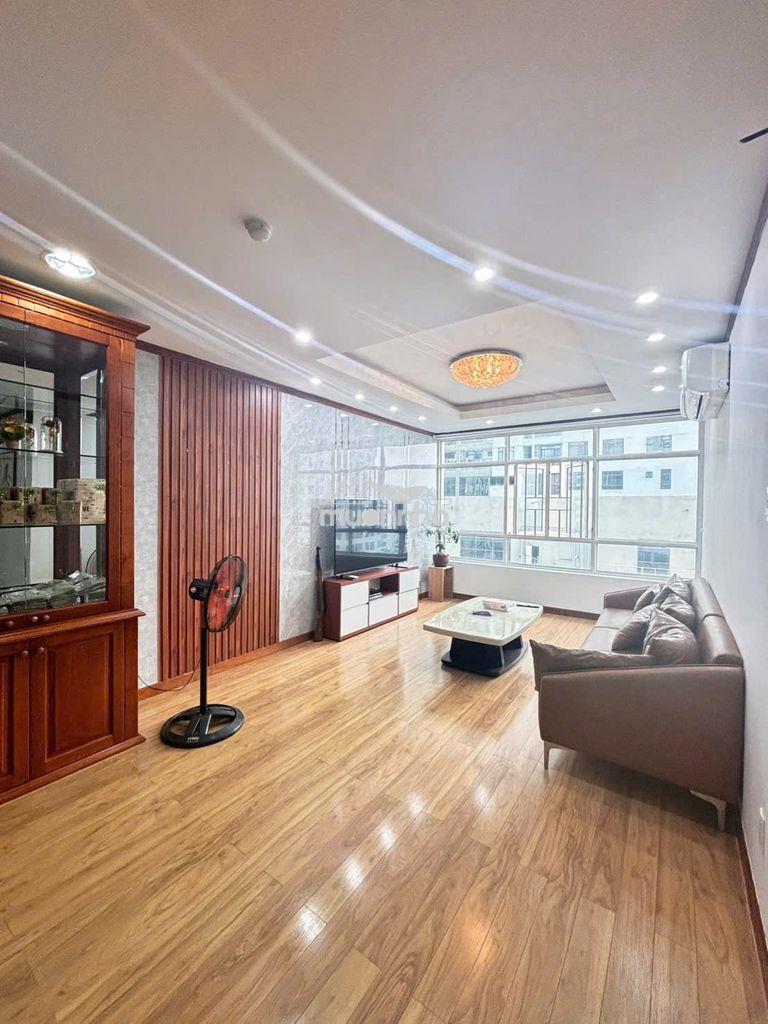 Chính chủ bán căn hộ giai việt 150m2 3pn có nội thất và sổ hồng 6tỷ3
