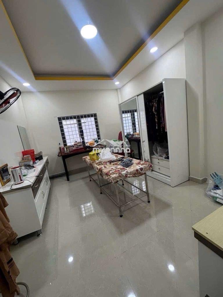 Ngay vòng xoay phú lâm q6- nhà 3 tầng- 52m2 - hẻm ôtô tránh chỉ 6. tỷ - 4