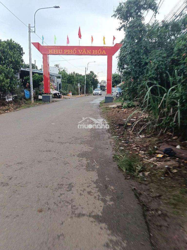 Mặt tiền nhựa gần chợ bình lộc - long khánh