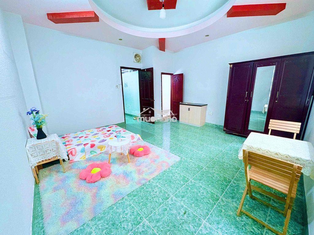 Phòng máy lạnh cửa sổ trời đường nguyễn xí bình thạnh - 3
