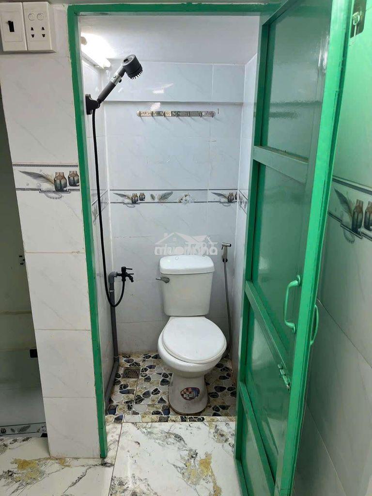 Cho thuê nhà nguyên căn - ngay quận 1 giá rẻ - 3