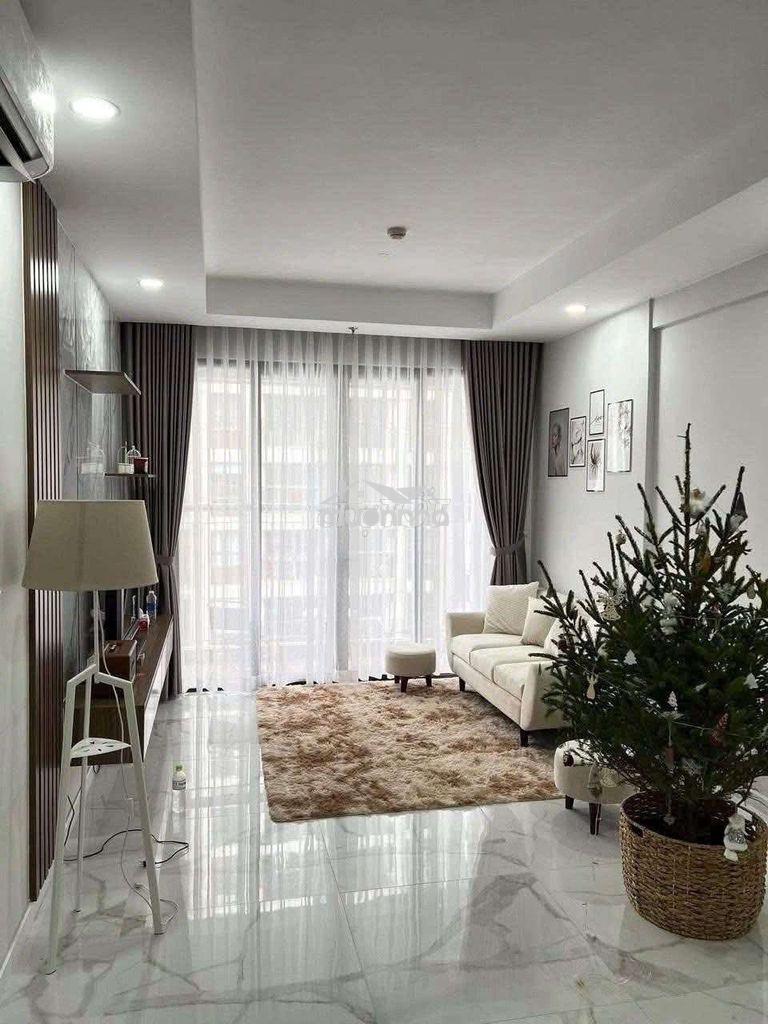 Bán gấp căn hộ 74m2, mt phạm văn đồng, view landmark 81, tặng nội thất
