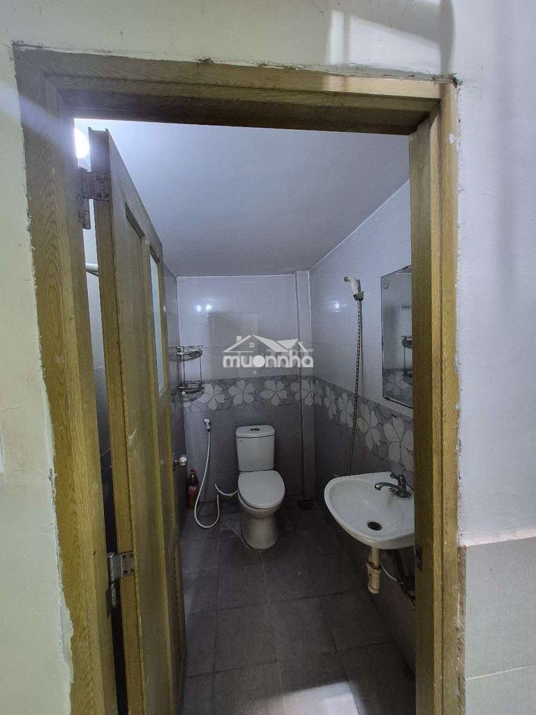 Nhà mới sơn phết mới , tiện ở gia đình ,bán onl ,mở vpcty - 3