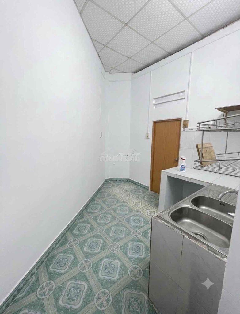 Nhà thuê bà điểm sạch sẽ (4,5x8) 1p ngủ kín . - 3