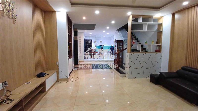 Nhà đẹp 3lầu 6x25 4pn 4wc sân oto gần lã xuân oai q9