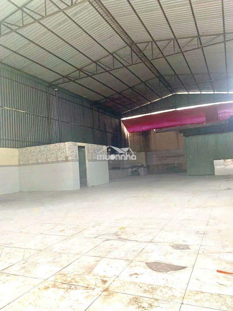 Kho 10x20m an phú 10tr tháng  - 2