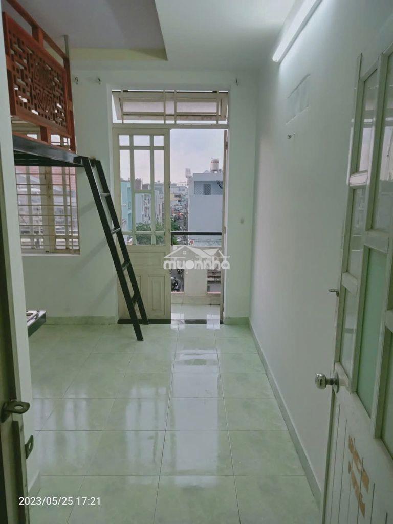 Phòng cho thuê full nội thất bancol cửa sổ trời gần chợ thạch đà