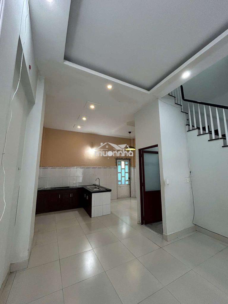 Cho thuê nhà nguyên căn thạnh lộc 37. 1 trệt 2 lầu dt 6,5 ×13 có 3pn - 2