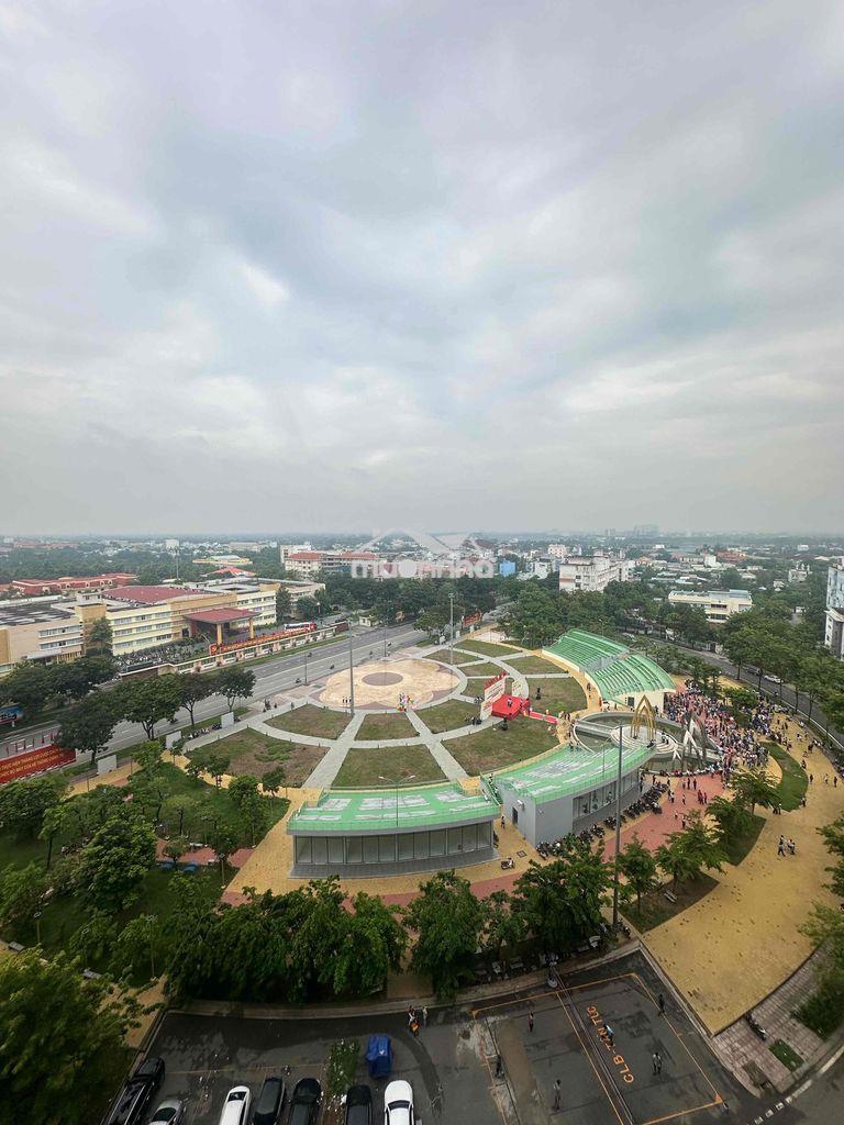 Bán căn 113 m2 - 3pn giá 4,5 tỷ - view thoáng tầng cao - sổ sẵn